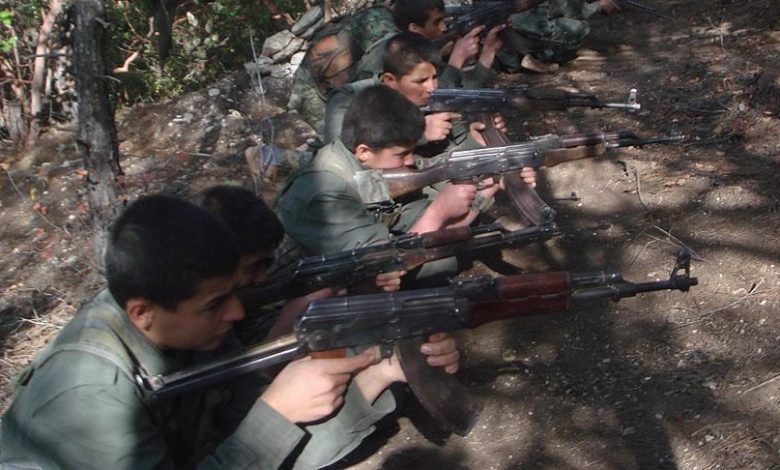 محەممەد مورادی، لە دایکبووی ٣ی جۆزەردانی 2008 لە شاری مەهاباد، نموونەی ئەو قوربانیانە. کوڕێکی خاوەن خوێندنی ناتەواو و ژیانێکی سەخت