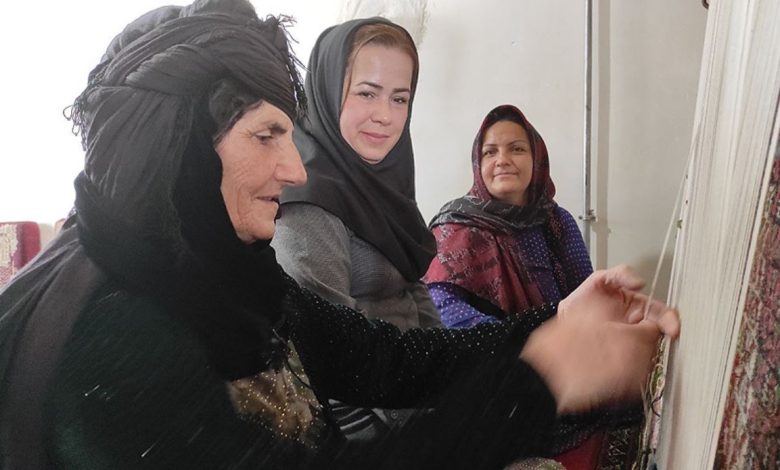 Dünya Köy Kadınları Günü, Kürt kadınlarının gelişimden sadece vaat aldığını ve hayatlarının bitmeyen bir çaba olduğunu hatırlatır.