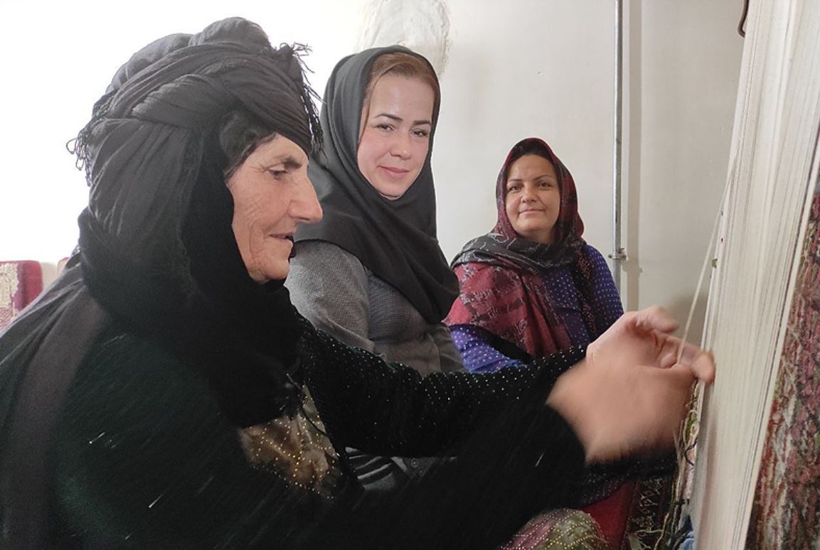 Dünya Köy Kadınları Günü, Kürt kadınlarının gelişimden sadece vaat aldığını ve hayatlarının bitmeyen bir çaba olduğunu hatırlatır.